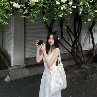 美女与液体人 海报